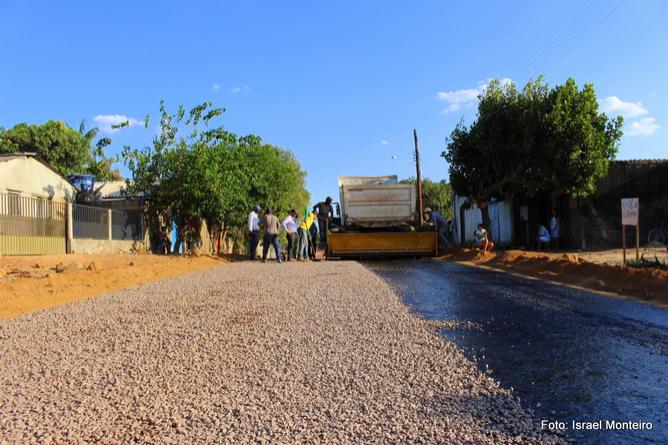 Governo Municipal através da Secretaria de Viação e Obras Públicas asfalta somente em 2018 mais de 24 mil metros quadrados de Ruas e Avenidas em Vila Rica