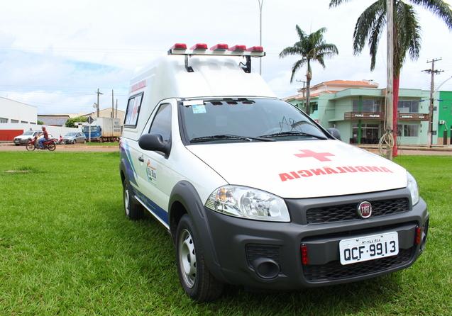 Secretária Municipal de Saúde de Vila Rica recebe ambulância zero quilômetros do Ministério da Saúde