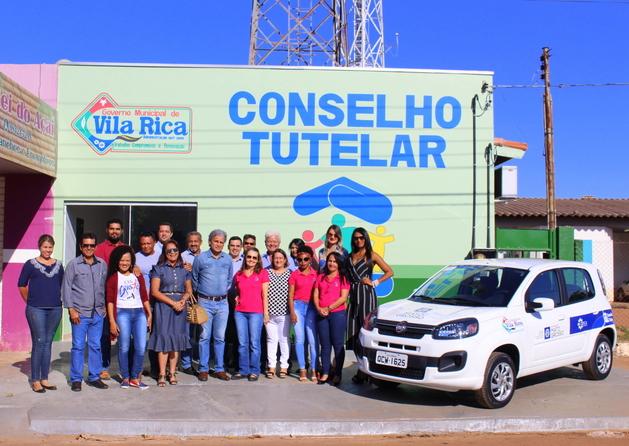 Prefeito inaugura sede do Conselho Tutelar e entrega carro zero quilômetro