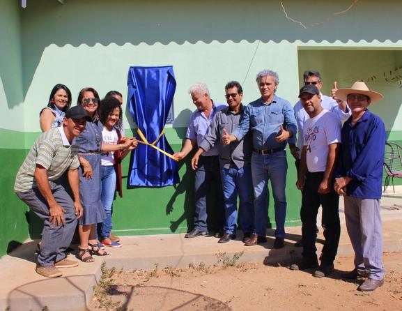 Prefeito inaugura casa de apoio do Estádio Municipal Nilcéias de Moraes em Vila Rica