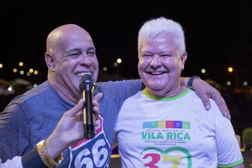 Fotos da primeira noite festa de aniversário de Vila Rica (palco)